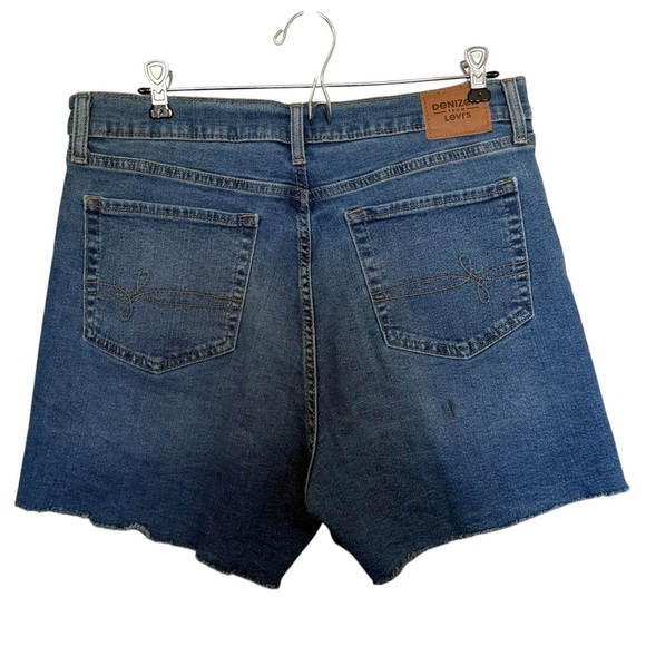 Levi’s Denizen Vintage High-Rise Jean Shorts - Picture 5 of 7